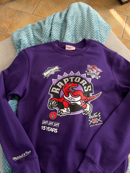 Mitchell & Ness Other - Mitchell & Ness Toronto Raptors Vintage Crewneck Medium Sweatshirt